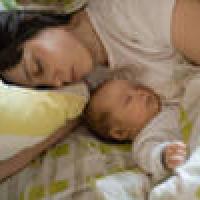 Как приучить малыша спать отдельно