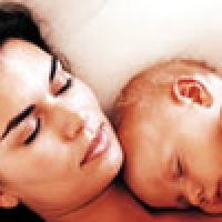 Послеродовая депрессия влияет на сон младенца